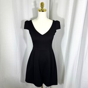 Amanda Uprichard V-Neck Black Mini Dress Cap Sleeve Cocktail Party Womens Small
